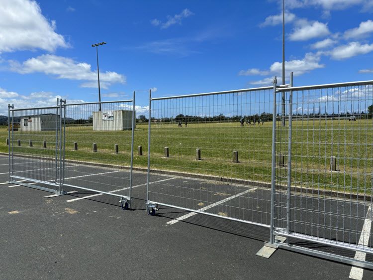 Brama tymczasowa przesuwna – dlaczego to najlepsze rozwiązanie dla placu budowy?